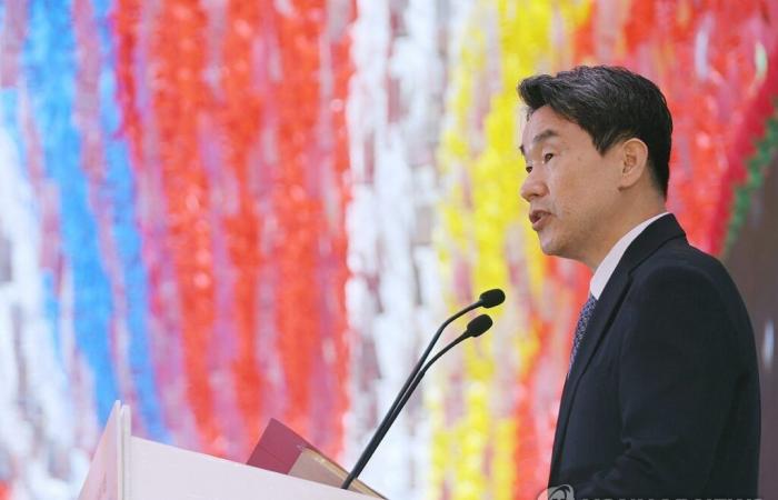 The acting president calls to unity on the day of Buddha’s birthday