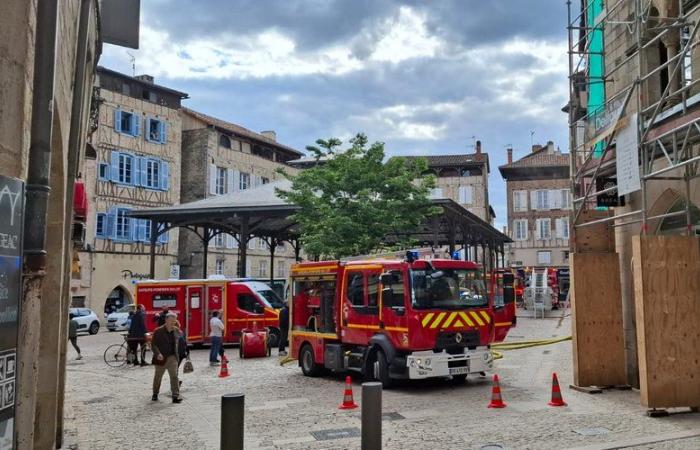 A fire in progress in Figeac, two people blocked in a building, evacuated by firefighters