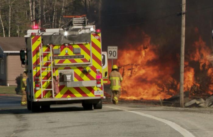 A fire forces the closure of Route 117 in Rouyn-Noranda