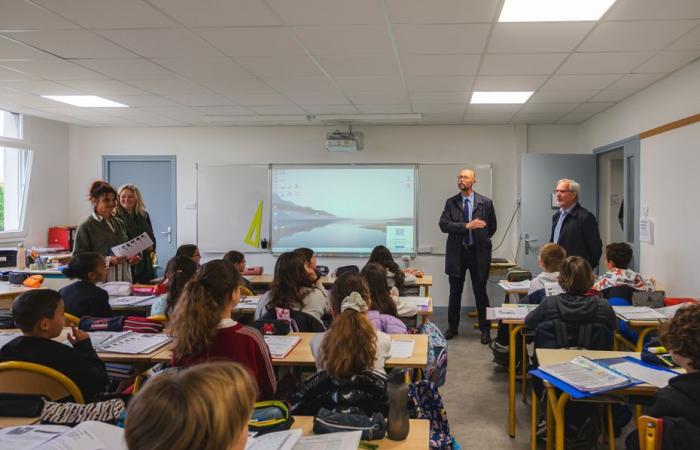 Back in hard classes for schoolchildren of the Marcel Pagnol group, in Meyzieu, victim of a voluntary fire in June