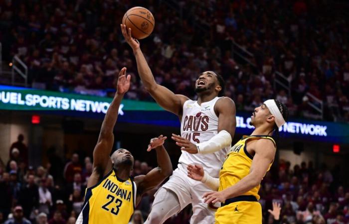 The Cavs are amazed while the Pacers trigger an offensive storm, leaving Donovan Mitchell and Evan Mobley distraught in the chaos of the locker room.