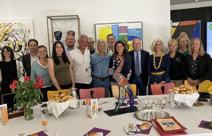 In Nîmes, a charity golf tournament with the painter Colomina
