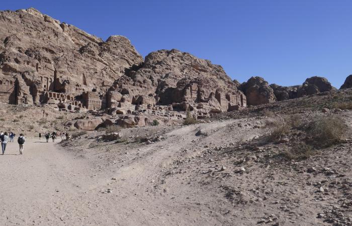 Belgian tourist and son killed in floods in Jordan