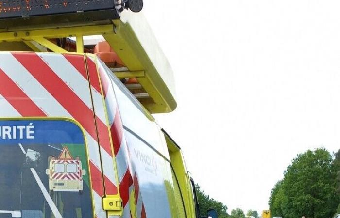 The van of a patroller intervening on an accident on the A62 struck between Agen and Bordeaux