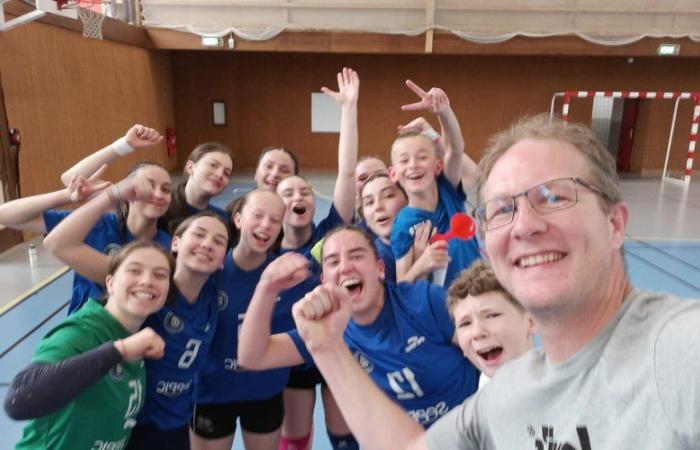 Castres. The Baby Hornets ready for the final