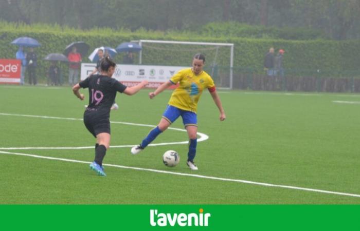 The attacker at the 148 Goals Jessica Teixeira takes leave of her Ottintois family