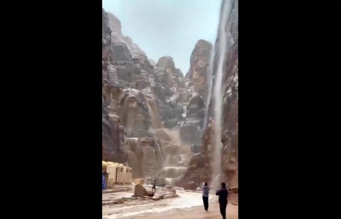 The impressive images of Petra struck by torrential floods
