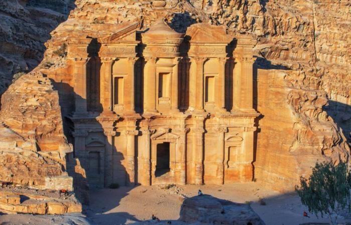 The ancient site of Petra under the waters, a Belgian tourist and his son killed
