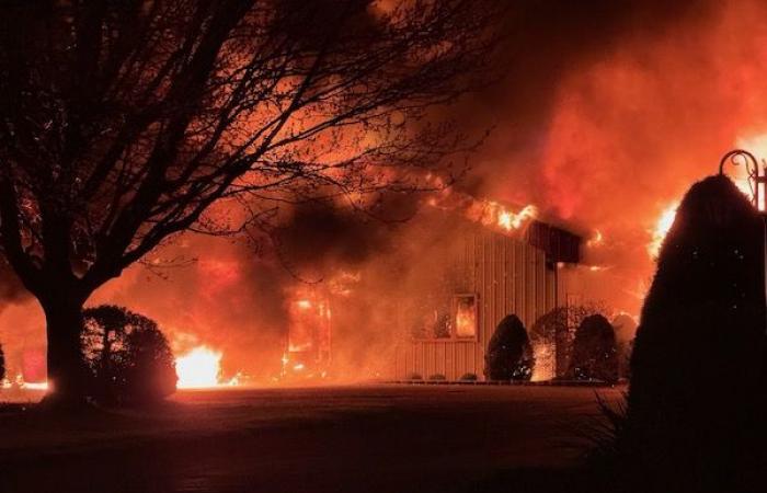 A suspect fire ravages an agricultural building …