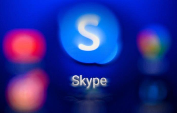 Microsoft puts an end to its email application