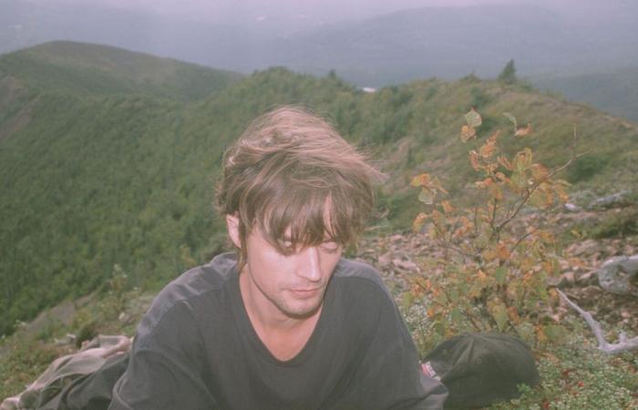 The poet Jonas Fortier collects the Émile-Leligan Prize