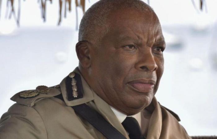 Murders in Paradise: Don Warrington (Selwyn Patterson) will he already!