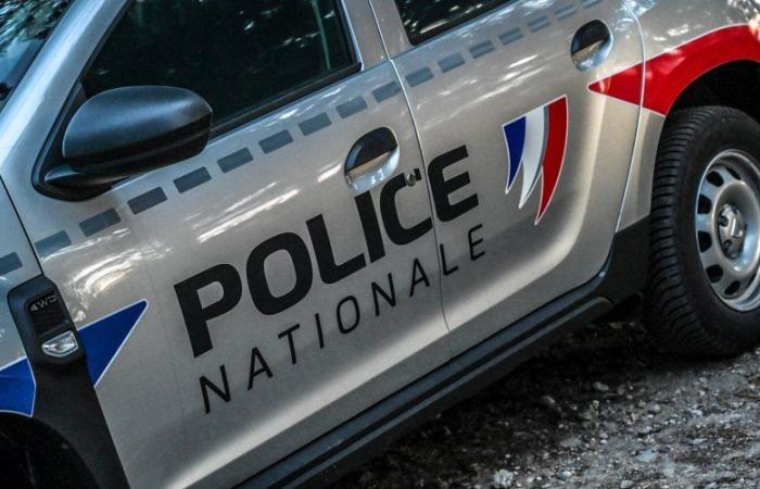 “Two important wounds”: a 15 -year -old minor seriously injured with a machete at the bus stop due to his “place of origin”