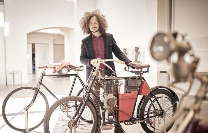 This motorcycle of the future arises from Skoda’s past