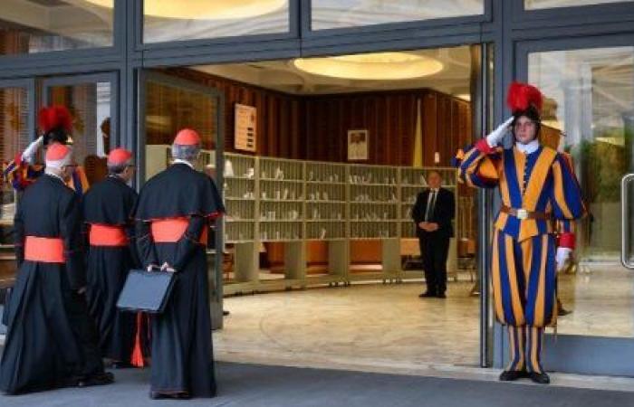 The cardinals continue their reflection and sketch the figure of a “pope pastor”