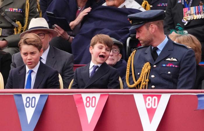 George, Charlotte and Louis de Wales at the Buckingham balcony for the 80th anniversary of the Liberation