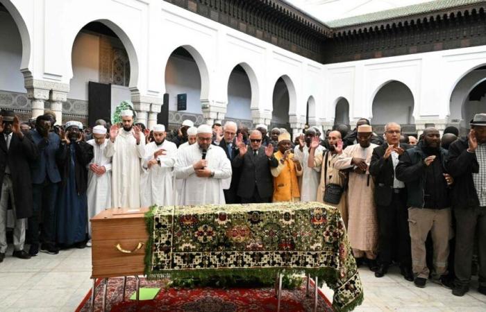 Murder of Aboubakar Cissé: the coffin hosted at the Great Mosque of Paris for a tribute