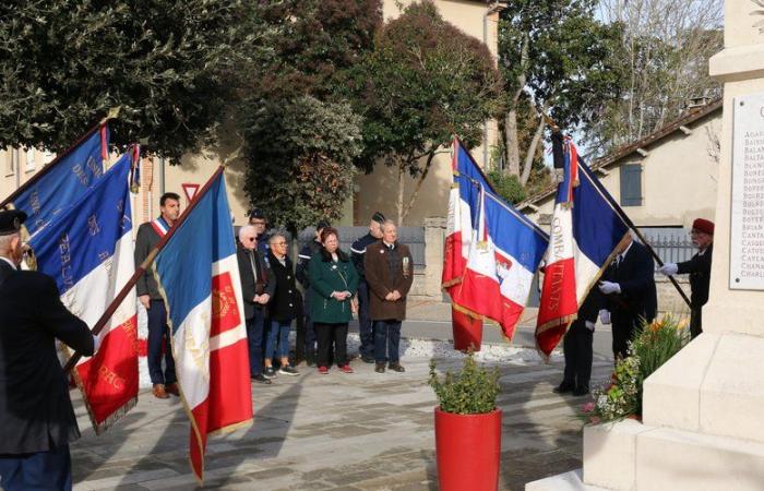 Nègrepelisse. Young elected officials of the CMJ with the Bleuets de France