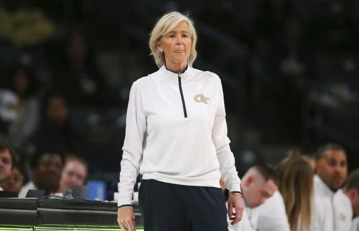 Women’s basketball | Nell Fortner called team coach