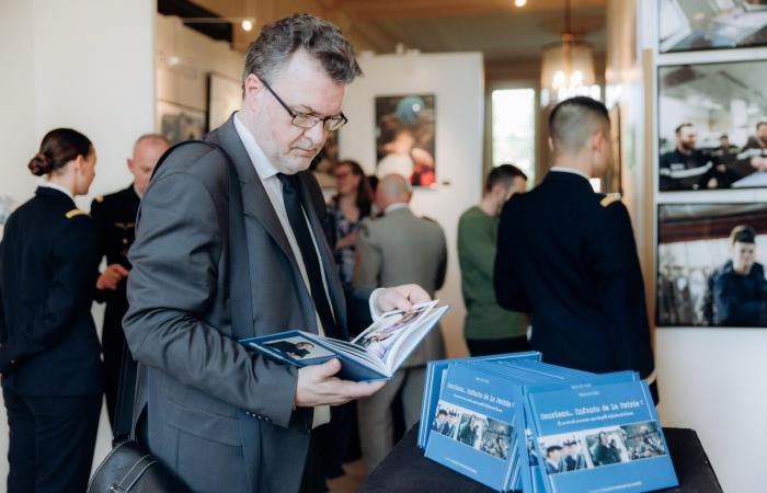 Launch of the book “Smiles… Children of the Fatherland! »For the benefit of the National Institution of Invalides