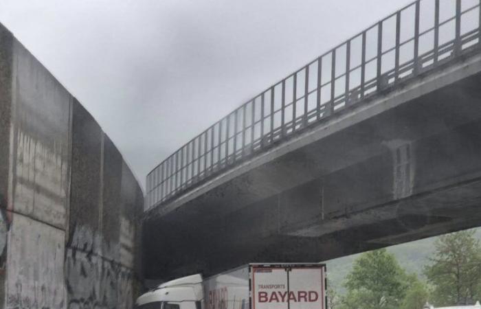 an impressive accident cause of important disturbances