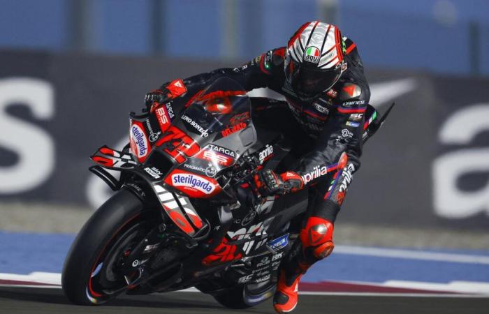 Before the Grand Prix de France, a passing MotoGP pilot to meet his fans