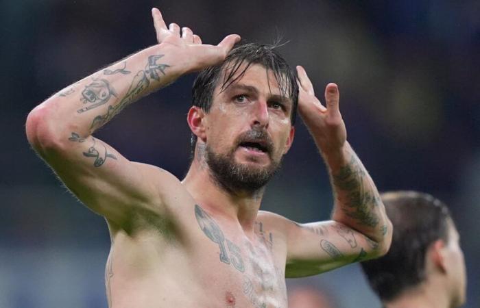 The distress of Milanese supporters, who left the stadium before the equalization and extension of the legendary match