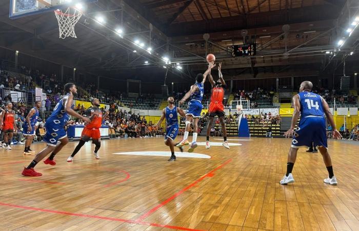 Basketball play-off finals, make your games!