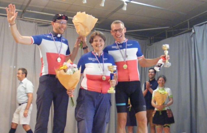 Montoire-sur-le-Loir welcomed the best French clergy cyclists