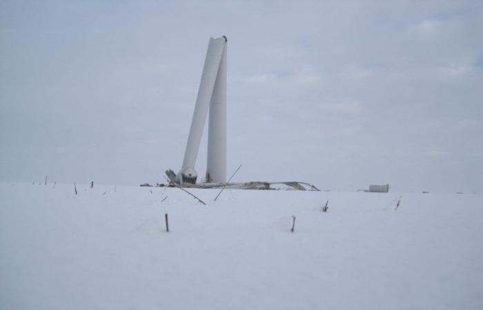 1 wind turbine in flames mobilizes help in the Somme