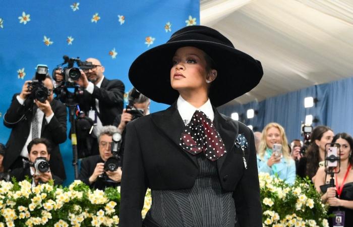 Surprise at Met Gala: Rihanna reveals her rounded belly, she is pregnant with her third child with Asap Rocky (photos)