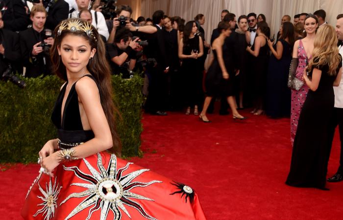 Zendaya’s Met Gala 2025 Red Carpet Look Photos and Suit, Up Close