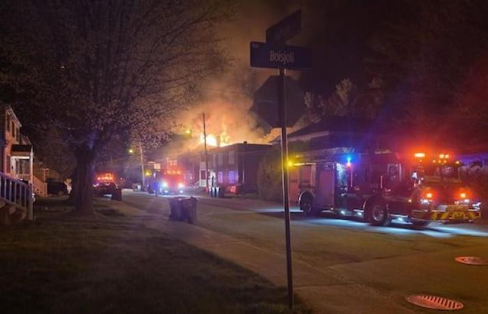 [VIDÉO] A triplex takes fire to Durham Street in Sherbrooke