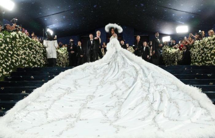 Madonna, Angèle, Demi Moore … In pictures, the red carpet of the Met Gala 2025