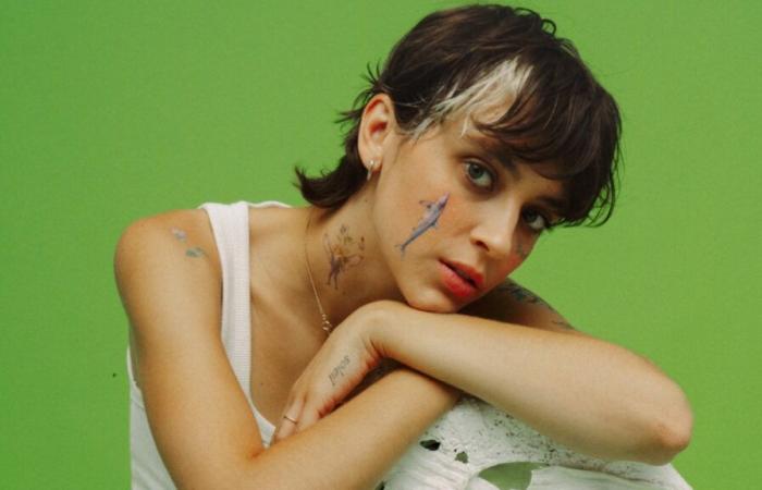 “As if I was not allowed to show that”: the singer Lyonnaise Apple engages on her mental health in a new documentary