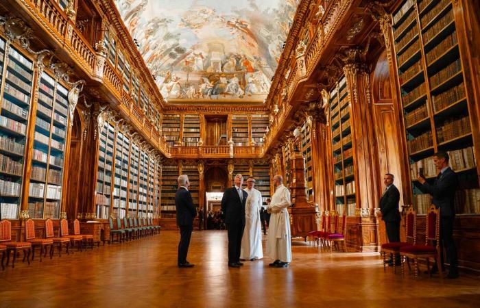 King Philippe visits the famous Baroque library of the Strahov monastery in Prague