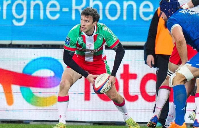 Three months after being bitten in the face by a teammate, Pierre Pagès back with Biarritz