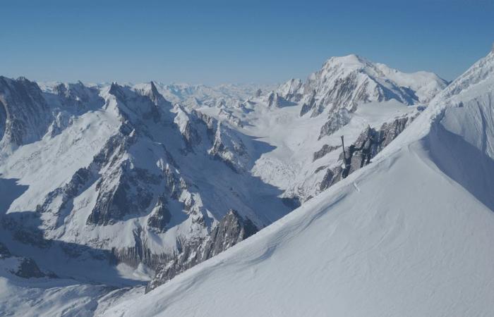 Benjamin Védrines and Nicolas Jean sign an unprecedented crossing of Mont-Blanc in three days