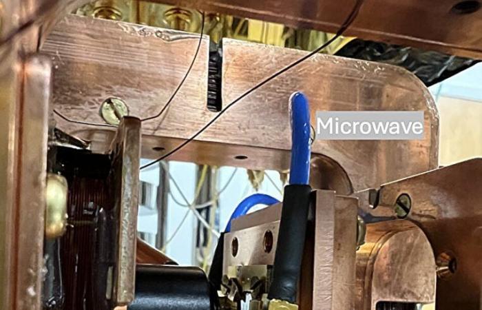 The new optical microwave transducer uses rare earth ions for effective conversion of the quantum signal