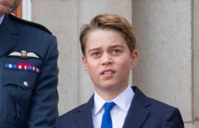 Without his sister Charlotte and his brother Louis, Prince George makes a surprise appearance alongside Kate and William