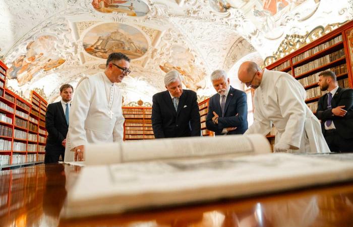 King Philippe visits the famous Baroque library of the Strahov monastery in Prague