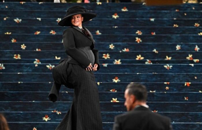 At the famous Met Gala, singer Rihanna and rapper A $ ap Rocky reveal that they are waiting for a third child
