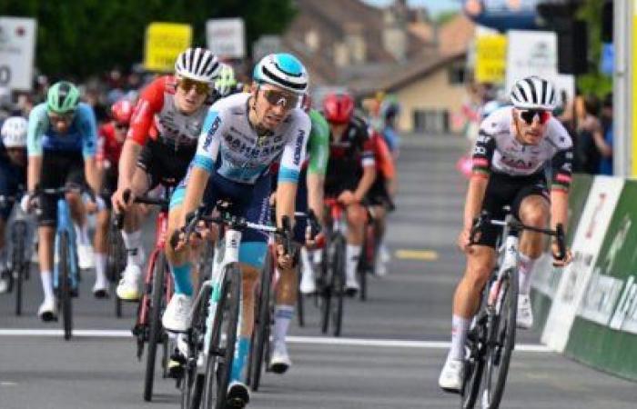 Martinez wins 26 places, XDS Astana in great shape