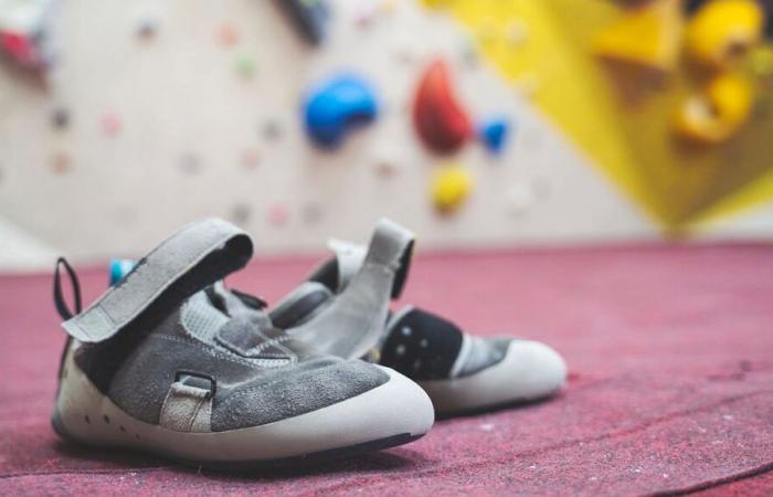 Climbing slippers release pollutants in the air