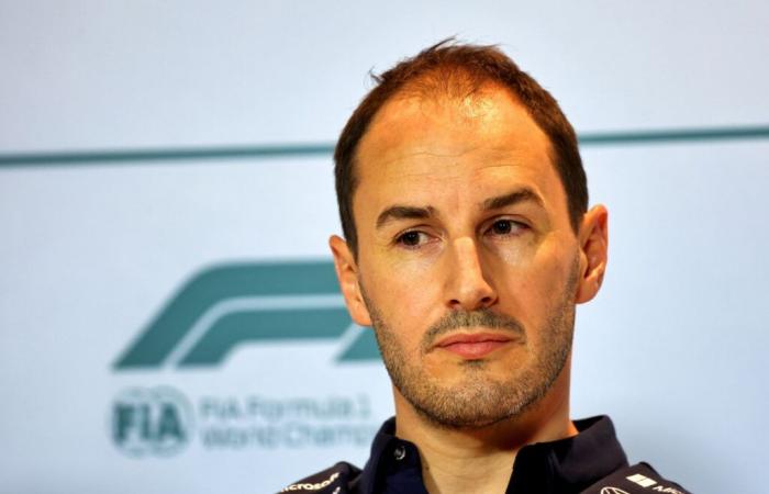 Oakes resigned from his post as director of Alpine F1