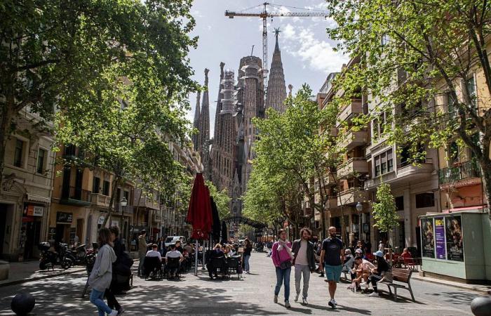 Yes, you can still visit Barcelona but more responsibly!