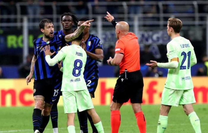 Inter-Barcelona, ​​tension between Acerbi and Inigo Martinez after Calhanoglu’s goal: what happened | Firstpagin