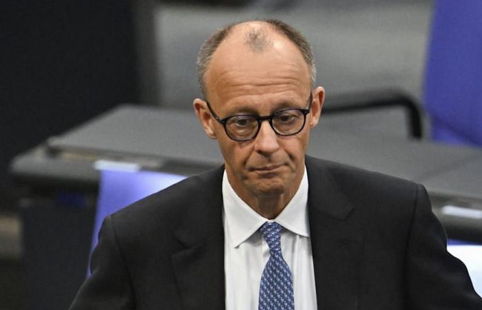 CDU boss falls 1. policy