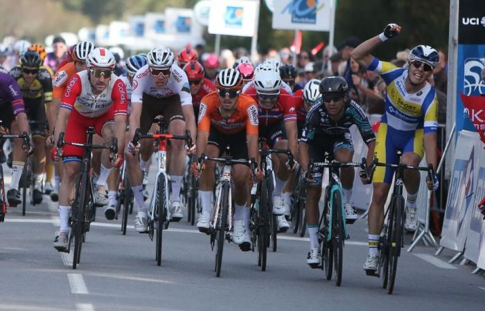 Plumelec at the time of the champion (ne) s and the Coupe de France! An exceptional tray for the bicycle festival