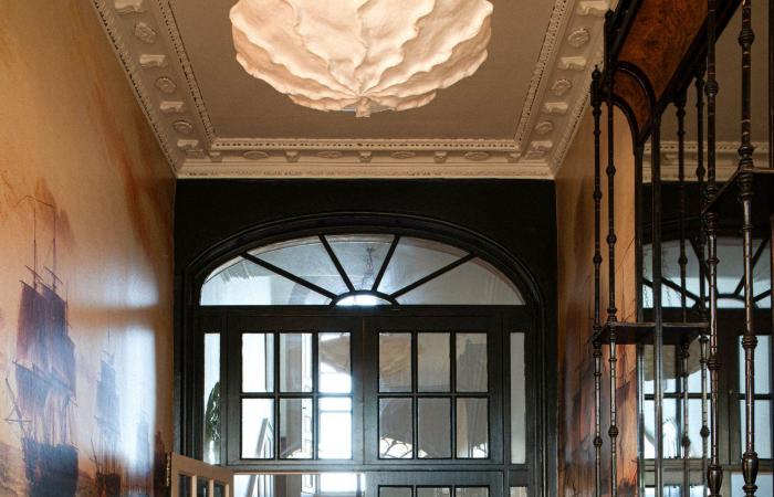 In Dublin, an original house from the 1790s with sea views